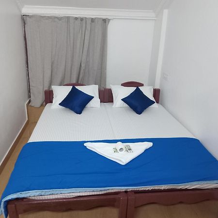 Xhostel Hostel Kochi Esterno foto