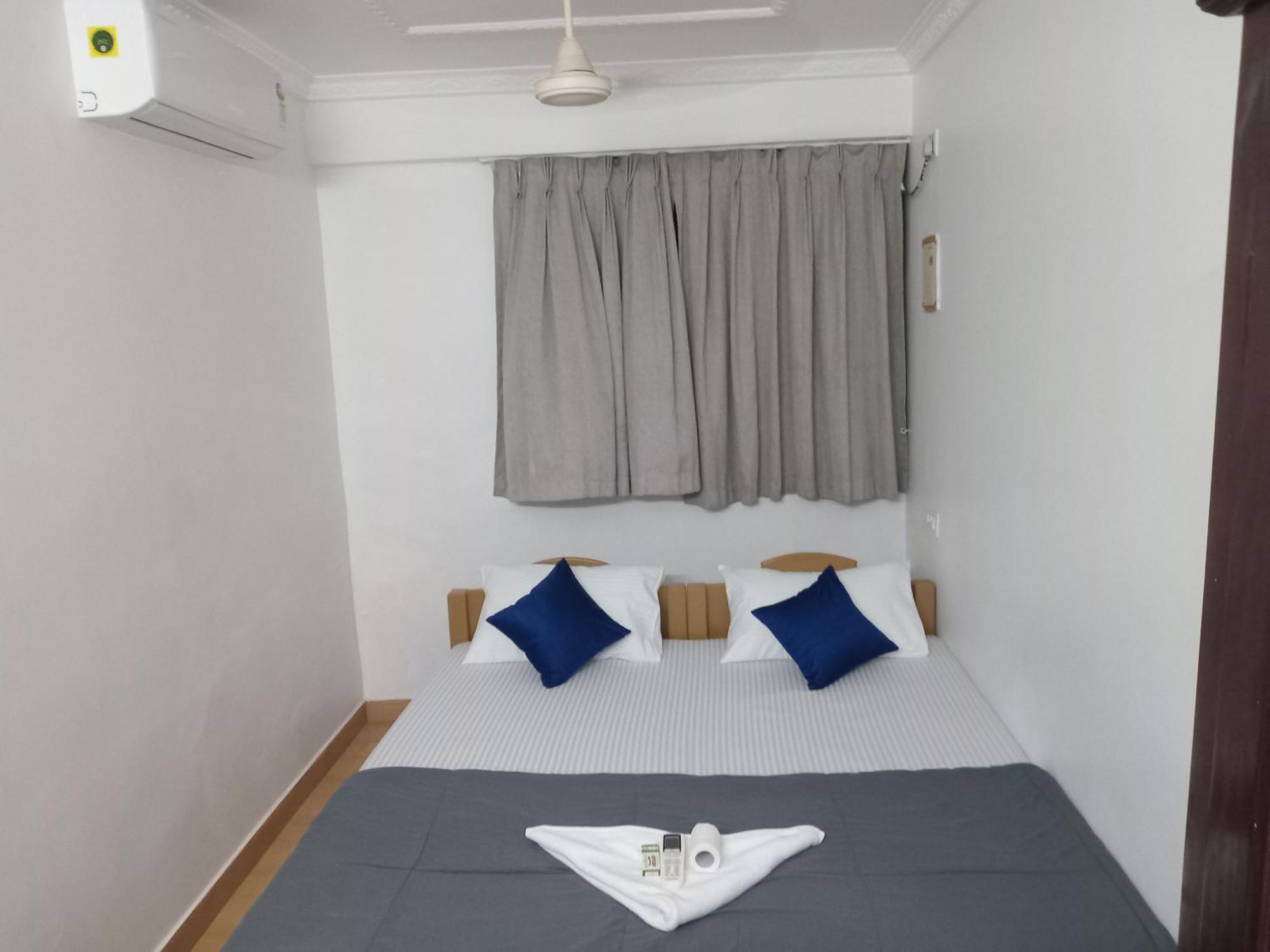 Xhostel Hostel Kochi Esterno foto